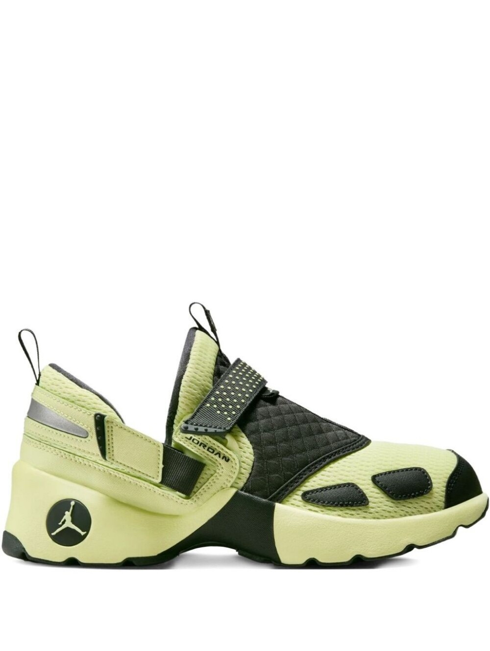 Jordan Trunner LX Size 7